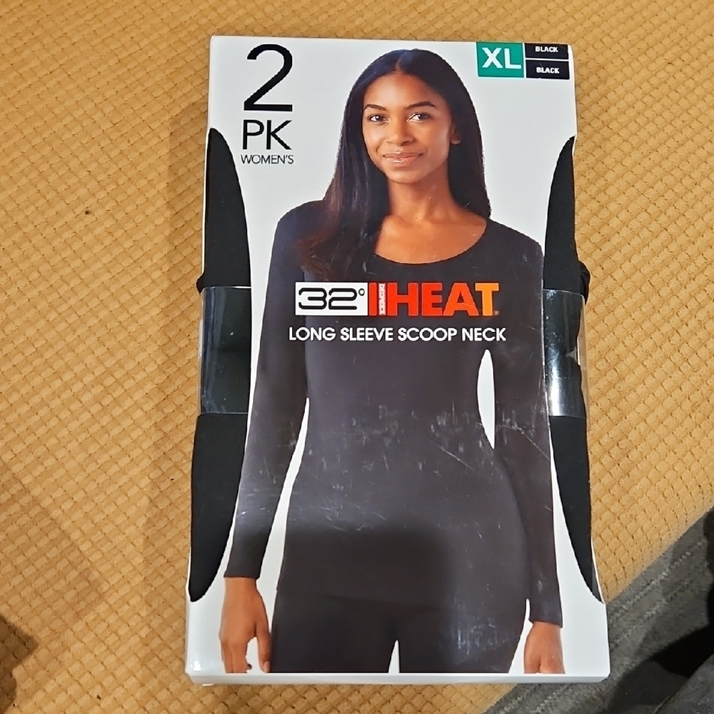 32 Degrees Women's Black Long Sleeve Scoop Neck Tee - 2 Pack